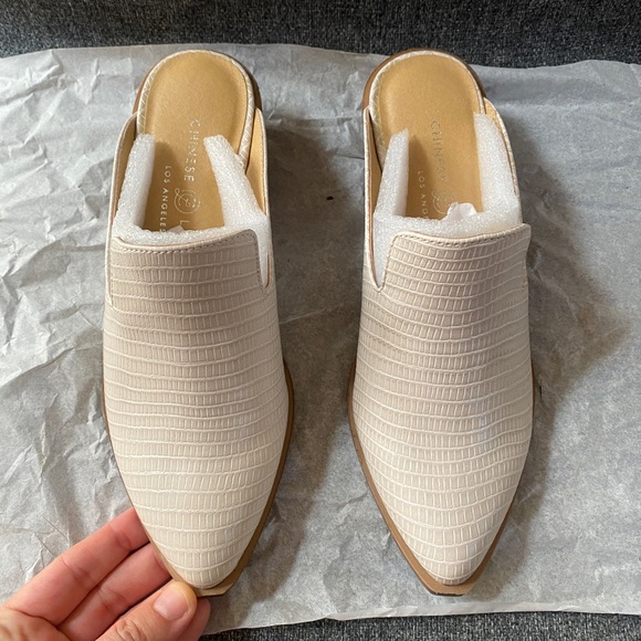 CHINESE LAUNDRY Cream Leather Pointed Heeled Mules - Picture 4 of 7